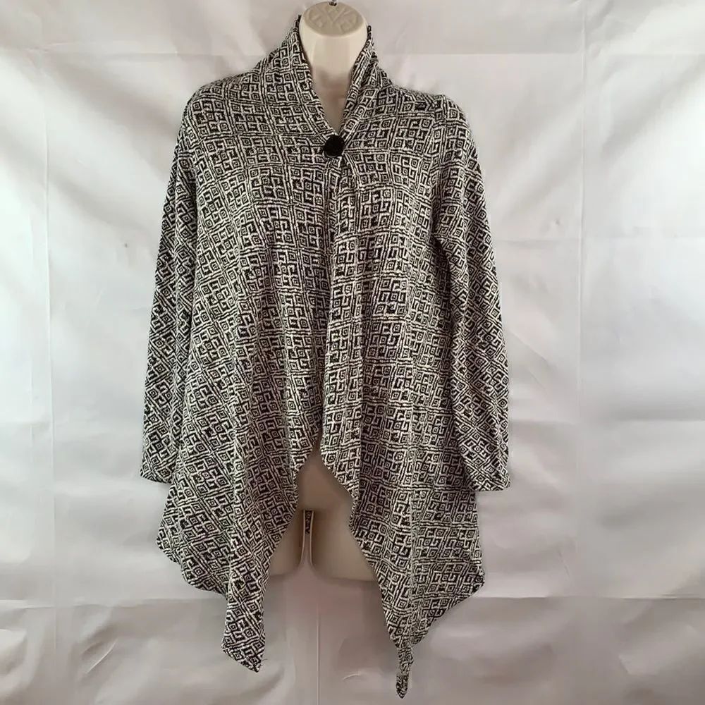 Bobeau Black & Cream geometric waterfall cardigan